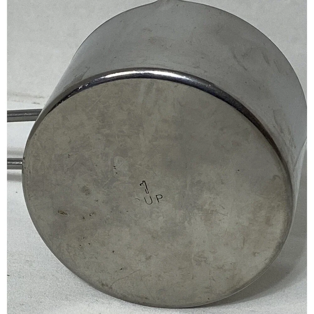 3 Pieces Stainless Steel Round Fluted Biscuit Cutter with Measuring Cup